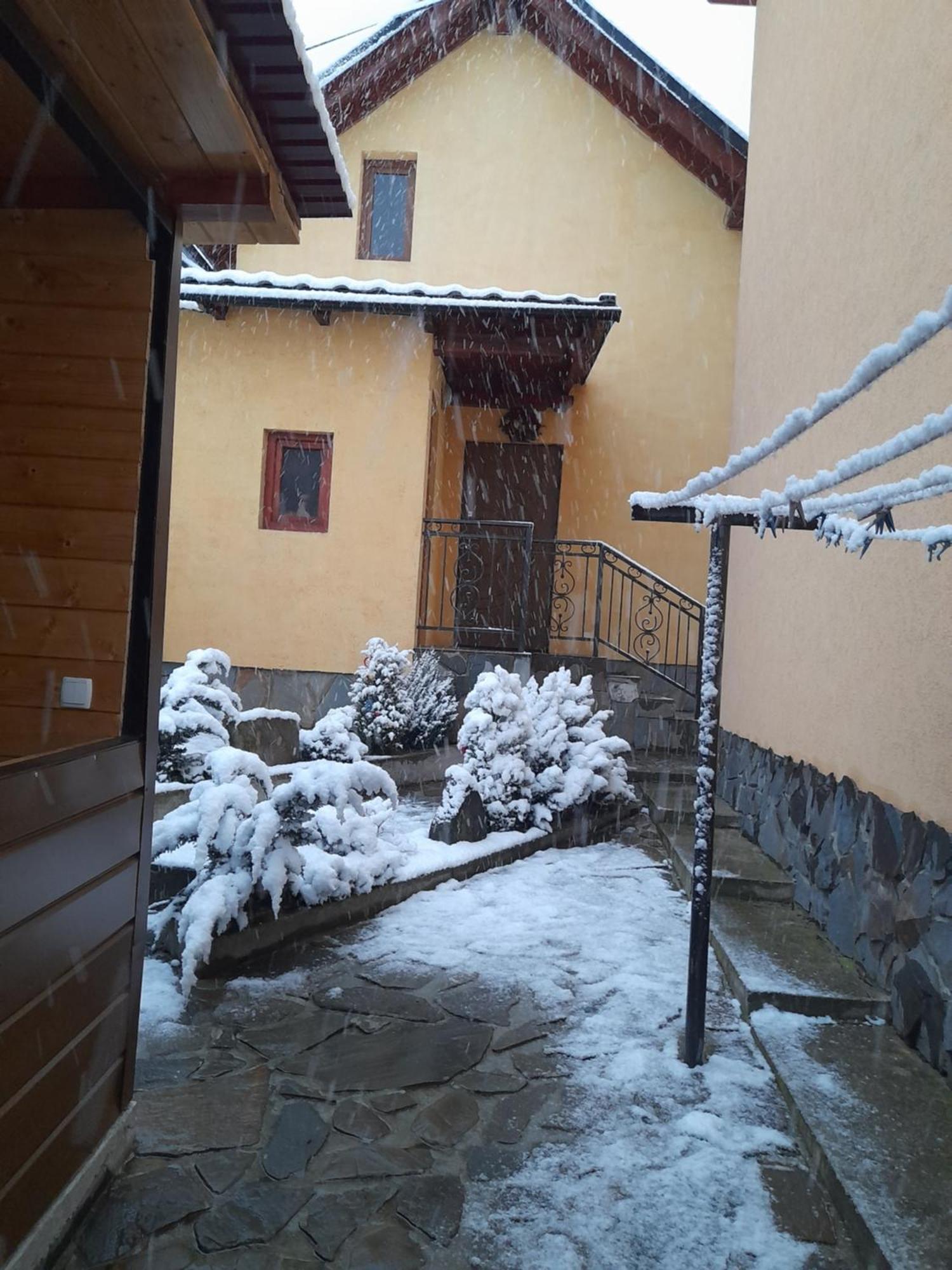 Villa Dva Opryshka Jaremče Esterno foto